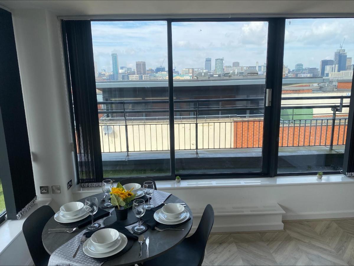 Penthouse - Amazing City Skyline Views - Free Parking - Balcony - Utilita Arena - New St Station - Bullring Shopping Birmingham Zewnętrze zdjęcie