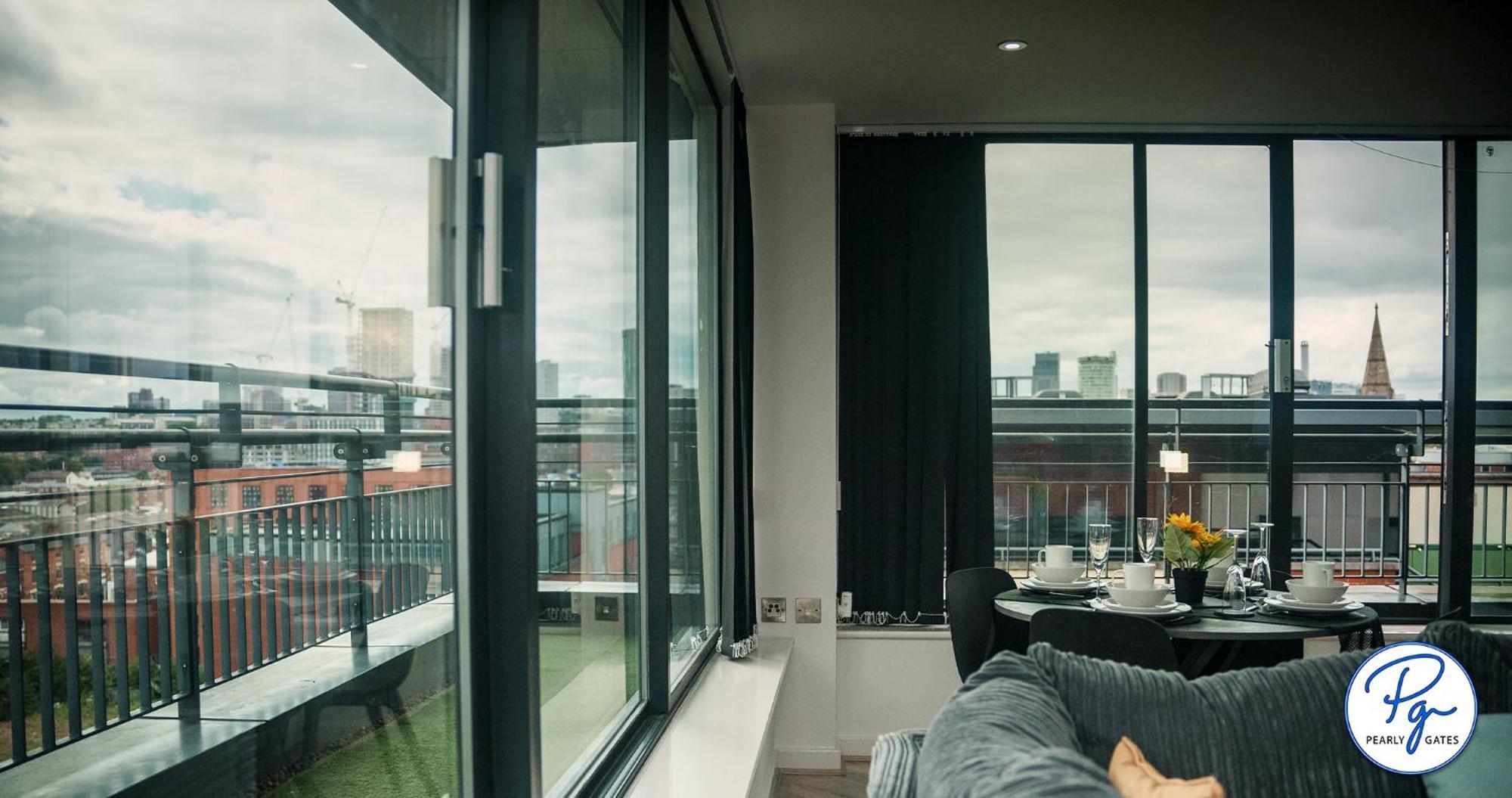 Penthouse - Amazing City Skyline Views - Free Parking - Balcony - Utilita Arena - New St Station - Bullring Shopping Birmingham Zewnętrze zdjęcie